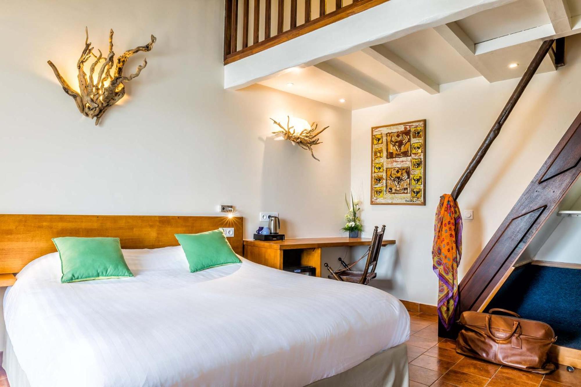 Les Bains Gardians Hotel Saintes-Maries-de-la-Mer Bagian luar foto